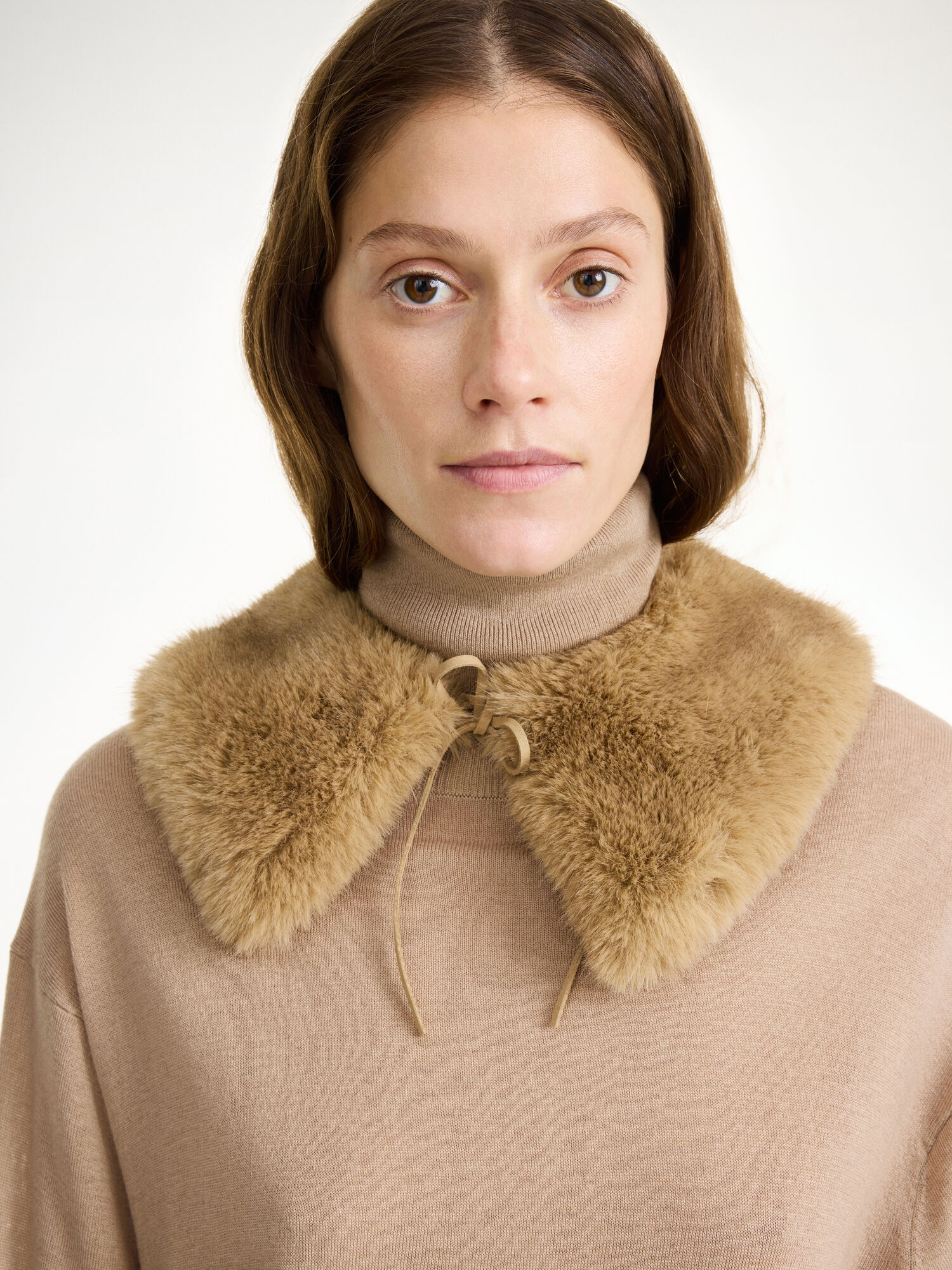 By Malene Birger Cowie Faux Fur Collar Skjerf Tannin | NO_BB65555