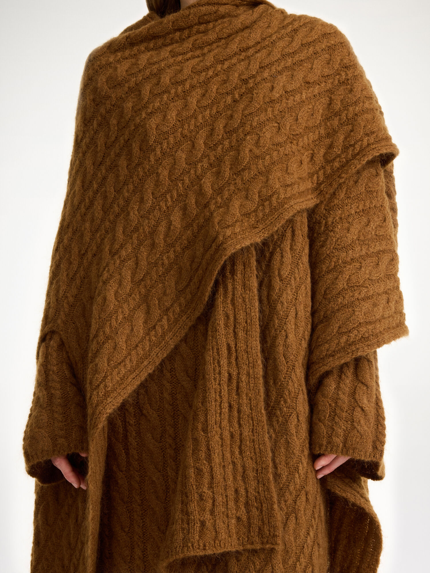 By Malene Birger Kassillas Wool-blend Poncho Strikkevarer Bison | NO_BB96063