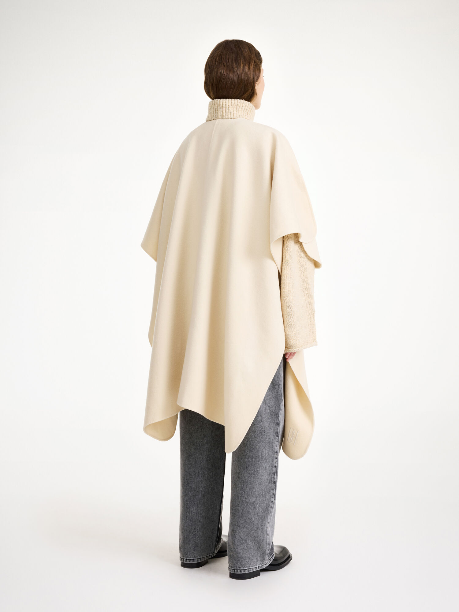 By Malene Birger Robertas Wool Cape Jakker Pearl | NO_BB92601